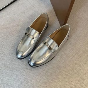 Mocassins argentés à talons carrés pour femme