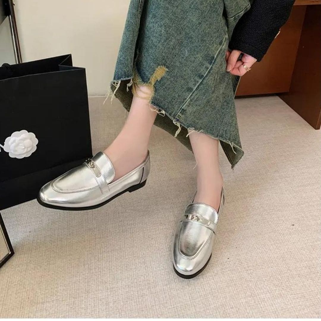 Mocassins argentés à talons carrés pour femme – Image 6