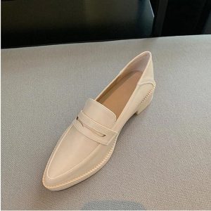 Mocassins à talon carré avec une semelle en cuir régénéré