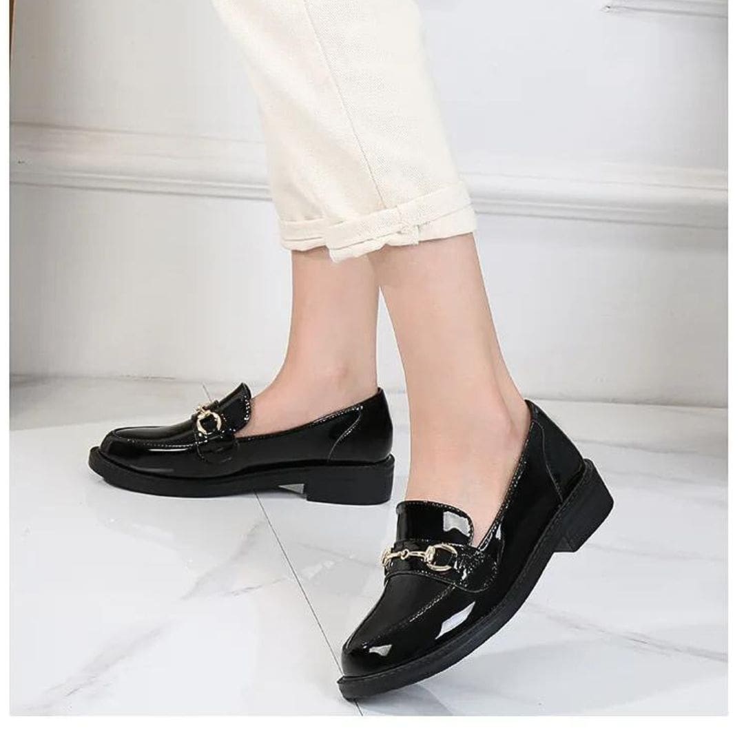 Mocassins Mocassin noirs Mocassin vernis en cuir avec un talon carré – Image 2