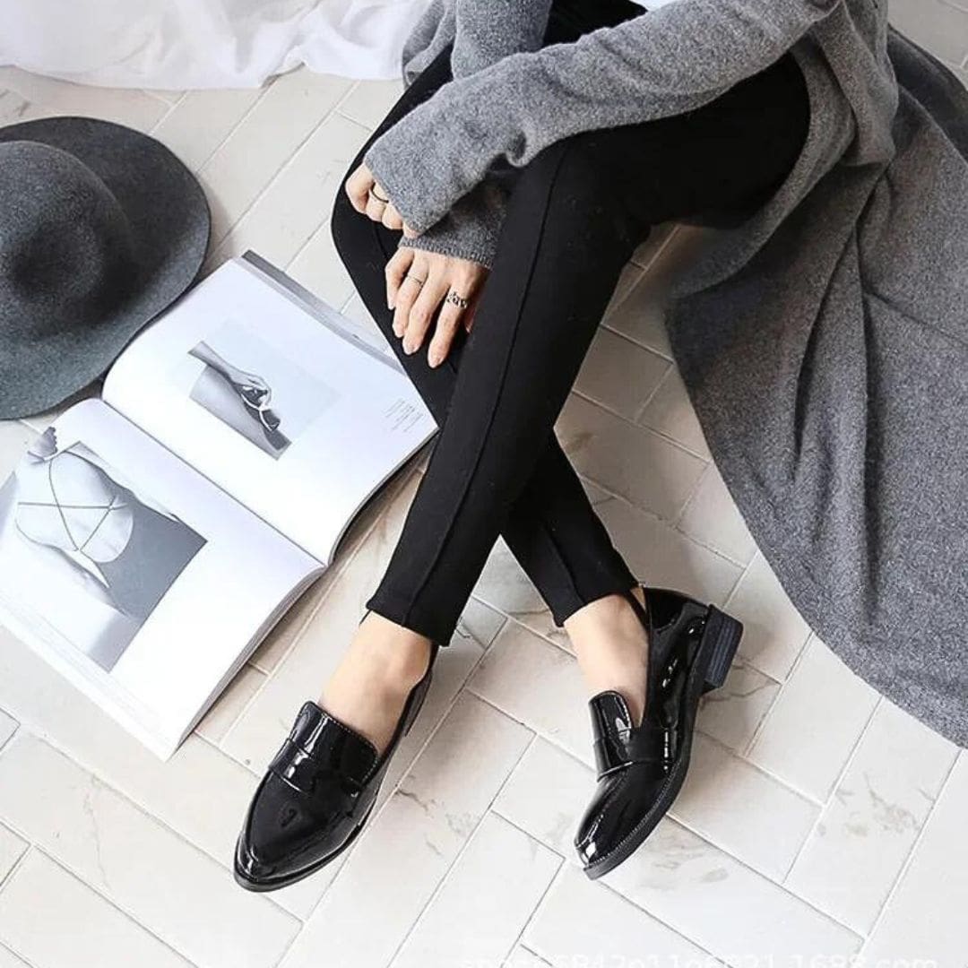 Mocassins Mocassin noirs Mocassin vernis à bout pointu pour femme – Image 3