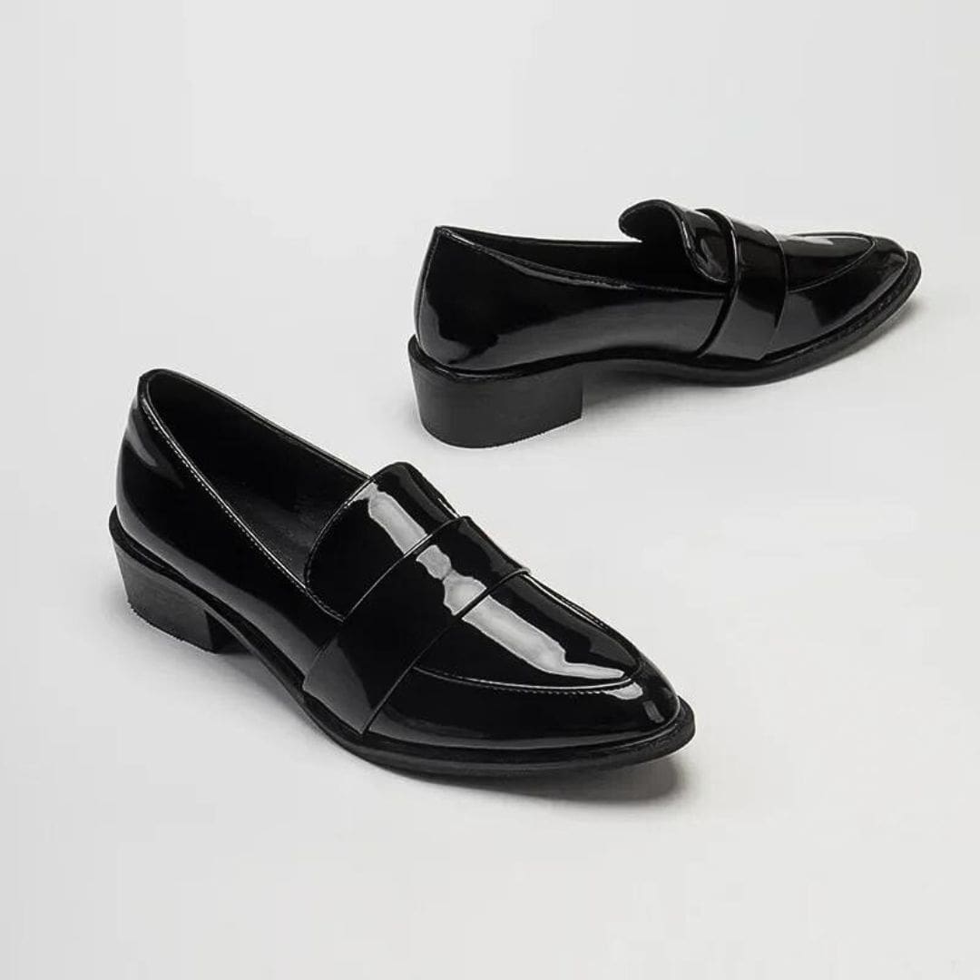 Mocassins Mocassin noirs Mocassin vernis à bout pointu pour femme – Image 6