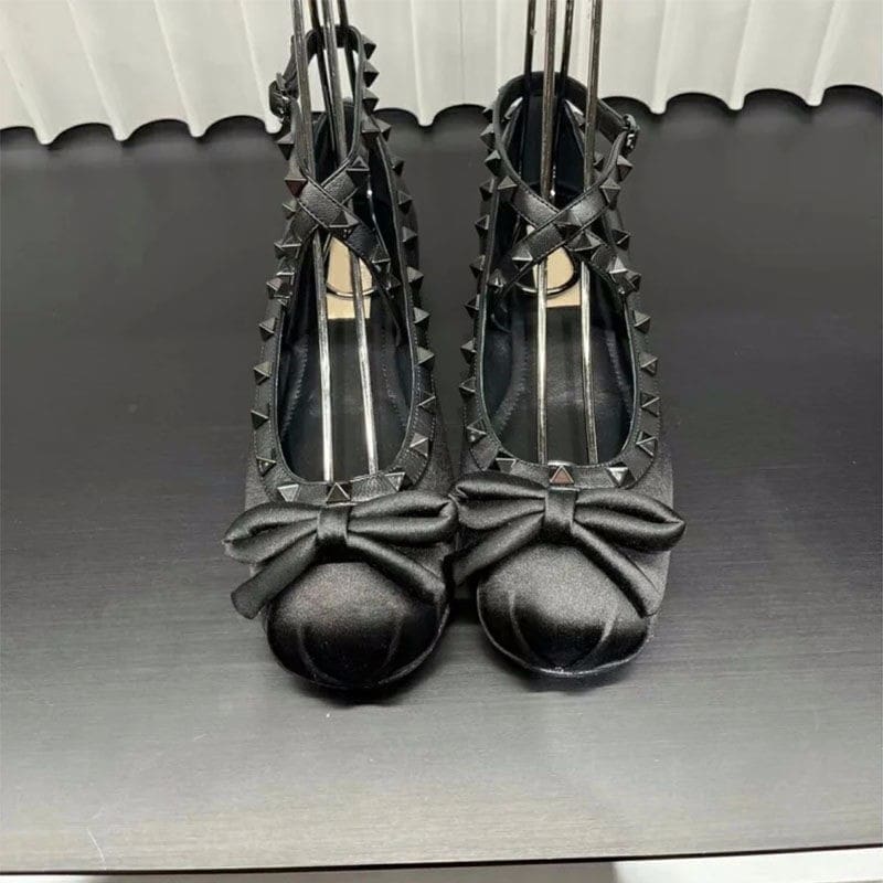 Mocassin ballerine en satin avec nœud et clous – Image 4