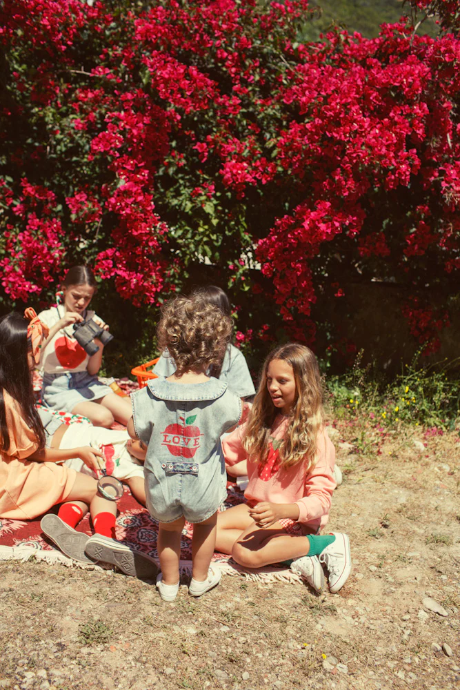 Sweat à Col Rose Clair imprimé Fraise – Image 7