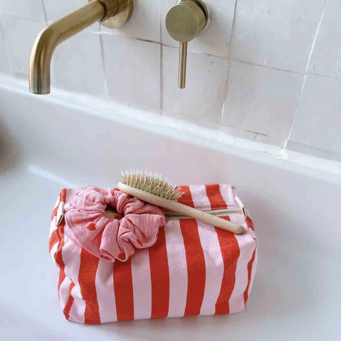 Trousse de toilette Vic - Rayé Candy / Tomato – Image 3