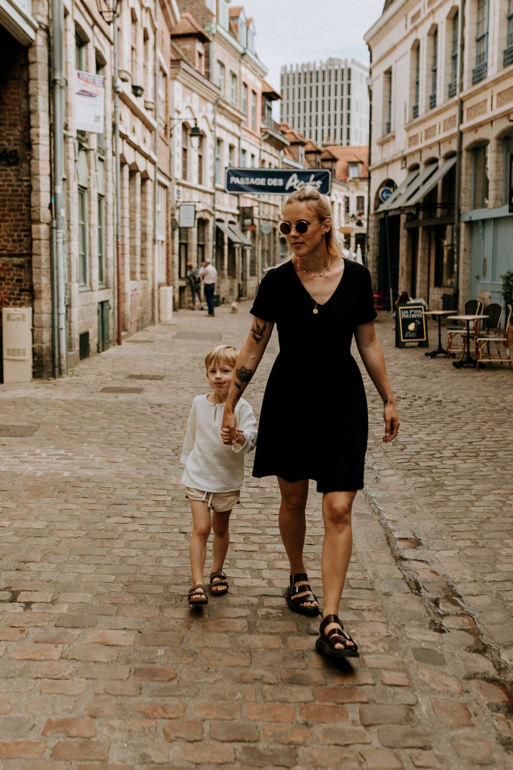 Mum in Black – Imparfait – Petit défaut – Image 6