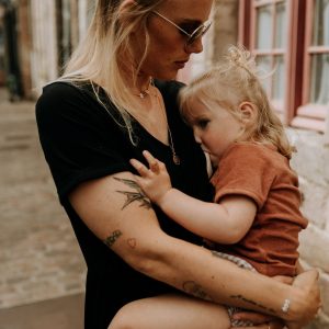 Mum in Black – Imparfait – Petit défaut