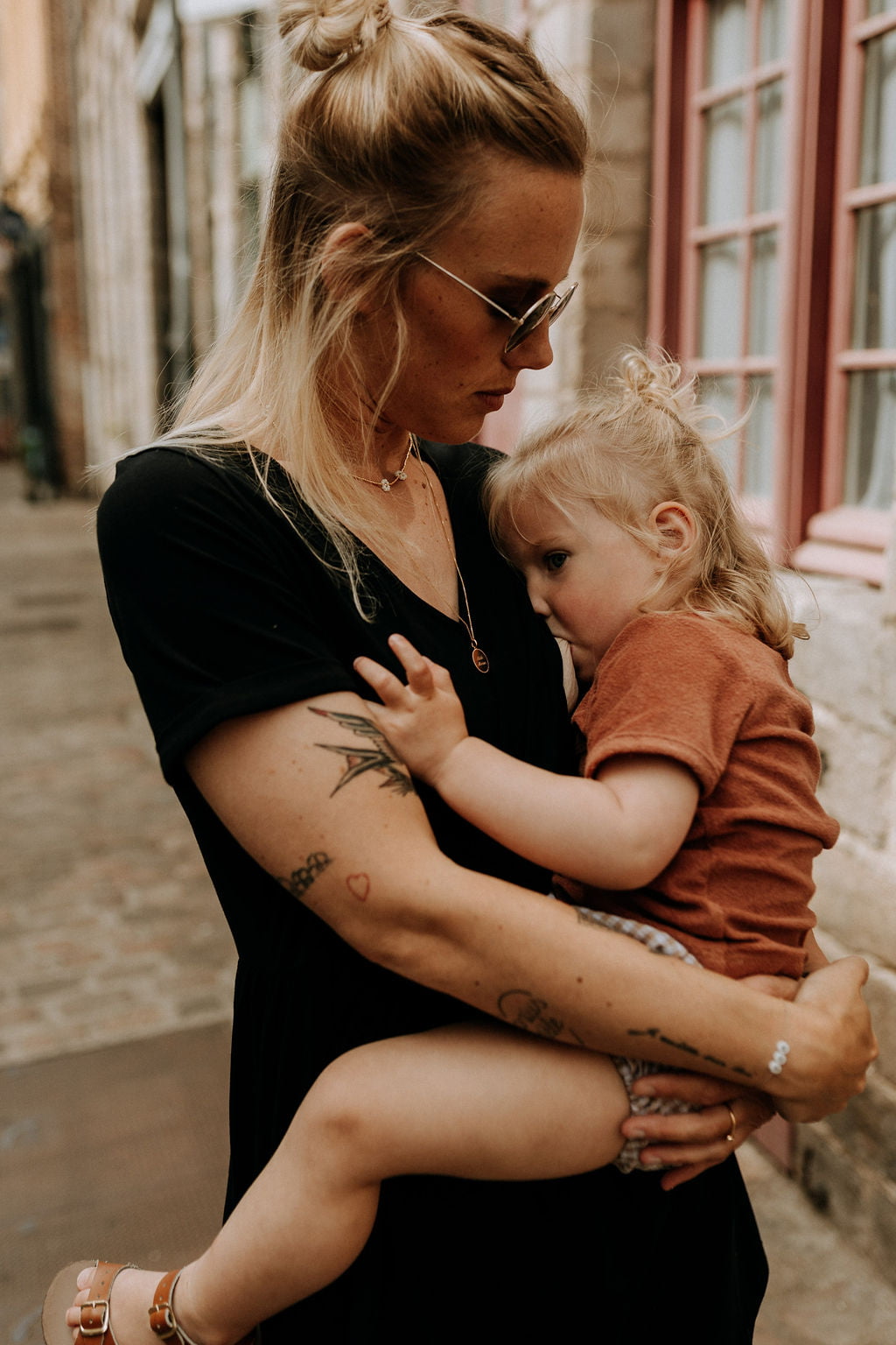 Mum in Black – Imparfait – Petit défaut