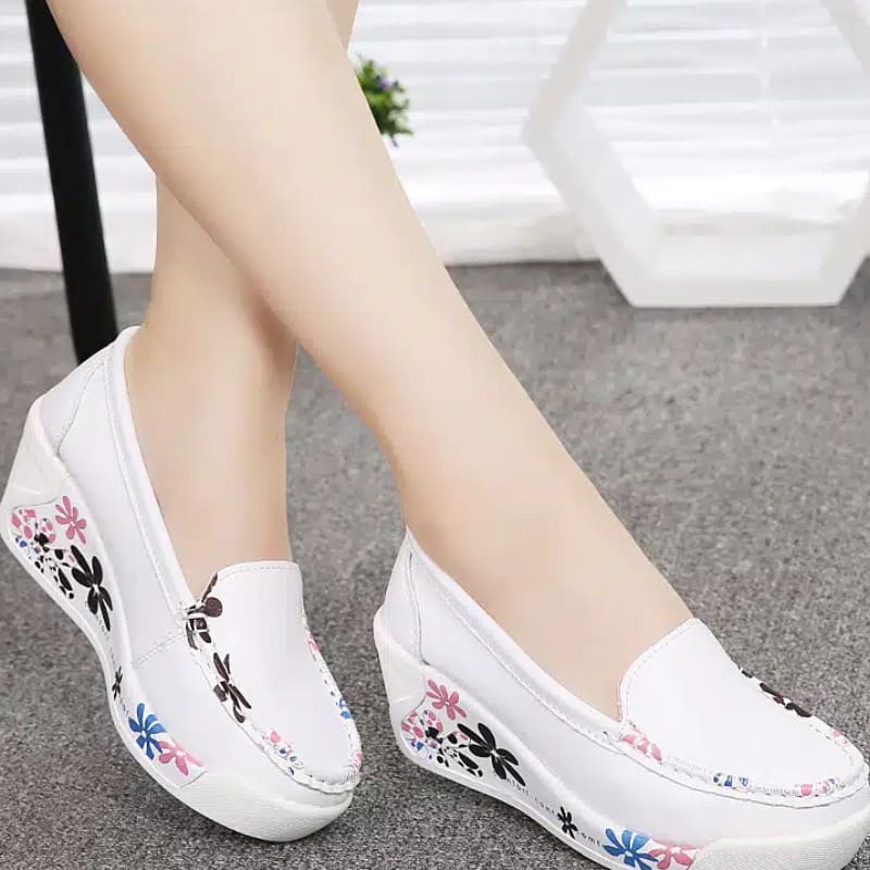 Mocassins à semelles compensées et motifs floraux pour femme – Image 4