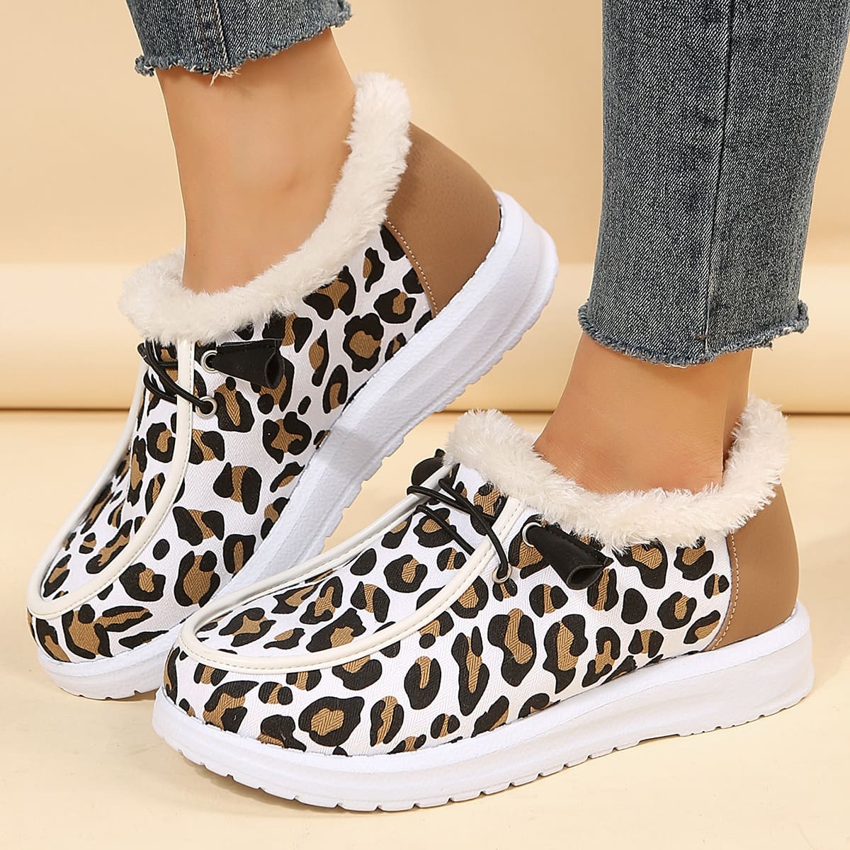 Mocassins bateau en fausse fourrure avec motif Mocassin leopard – Image 2