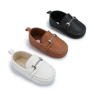 Mocassins effet cuir grainé avec mors argentés pour bébé