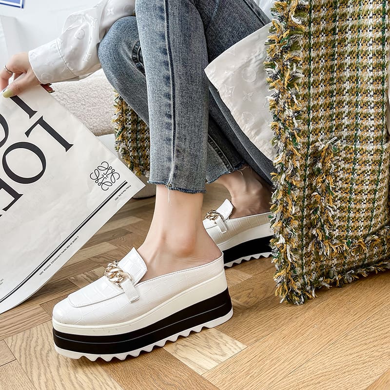 Mocassins ouMocassin verts compensés effet cuir Mocassin croco avec une chaîne Mocassin dorée pour femme – Image 3