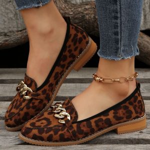 Mocassins petit talon avec imprimé Mocassin leopard et chaines Mocassin dorées
