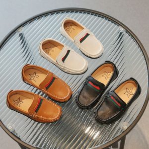 Mocassins souples en cuir avec un design Mocassin rouge et Mocassin vert pour garçons