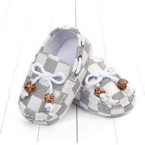 Mocassins tendances à carreaux avec perles décoratives pour bébé
