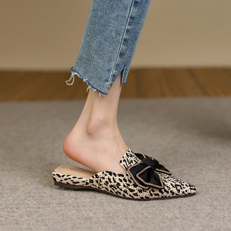 Mules mocassins pointues avec nœud et imprimé Mocassin leopard – Image 3