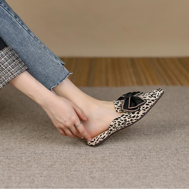 Mules mocassins pointues avec nœud et imprimé Mocassin leopard – Image 6