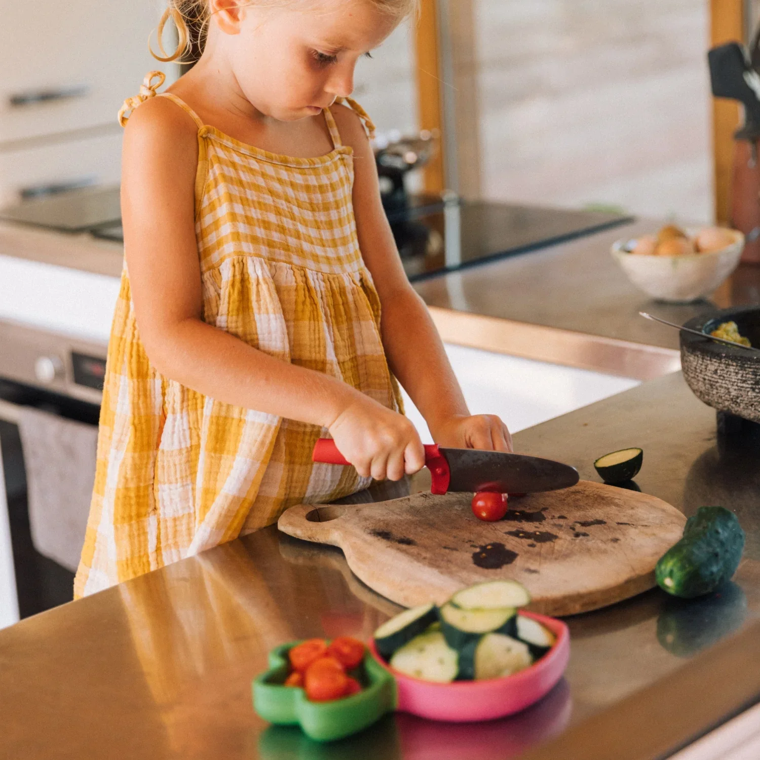 Ramona the Radish – Assiette + Cuillère en bois naturel – Image 3