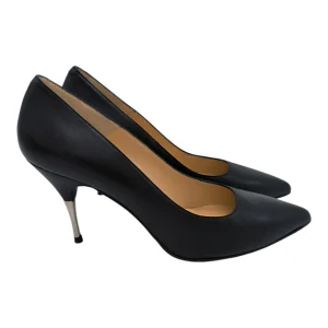 Escarpins à talon métallique Brenda Zaro – Élégance et Modernité